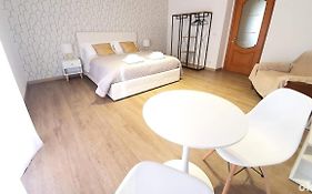 Twin Room Apulia Accommodation - Bari Policlinico